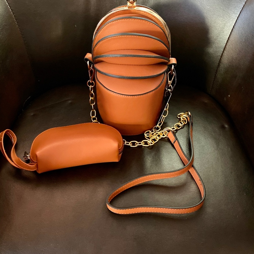 Purses - Picture 4 of 4